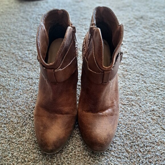 XOXO heeled belted bootie shoe, size 6.5M Kasper comfortable heeled short heel - Picture 8 of 11